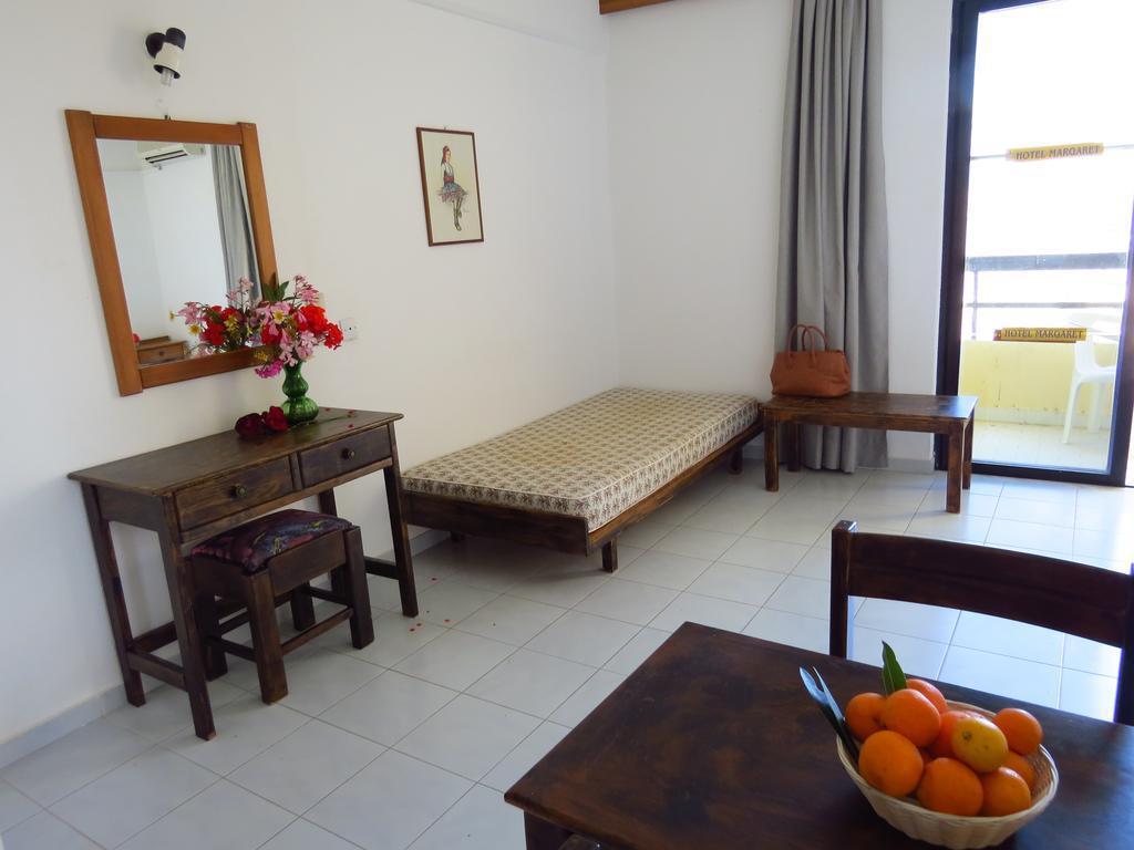 Hotel Margaret Kremasti  Ngoại thất bức ảnh