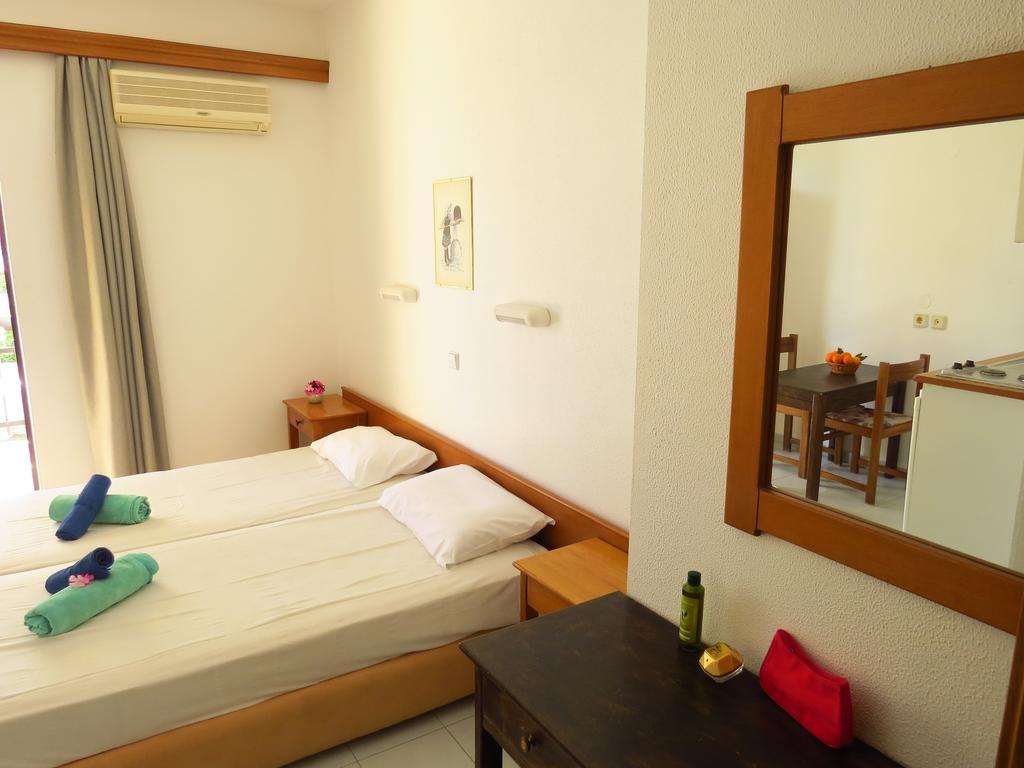 Hotel Margaret Kremasti  Ngoại thất bức ảnh