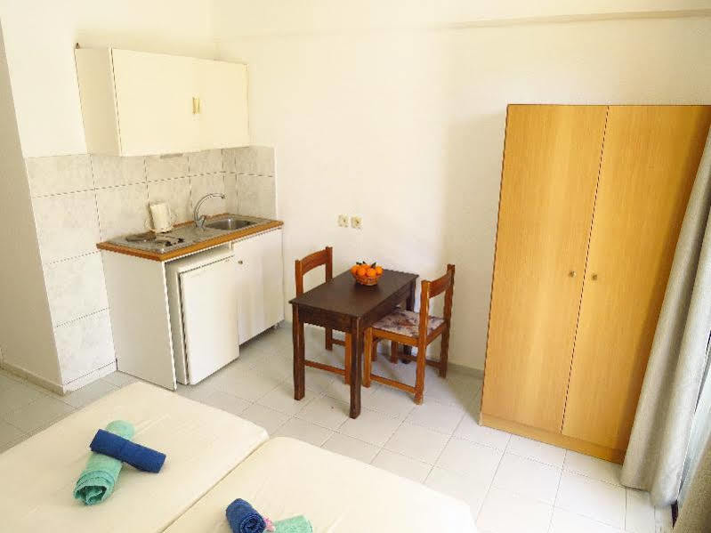 Hotel Margaret Kremasti  Ngoại thất bức ảnh