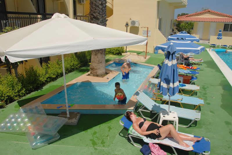 Hotel Margaret Kremasti  Ngoại thất bức ảnh