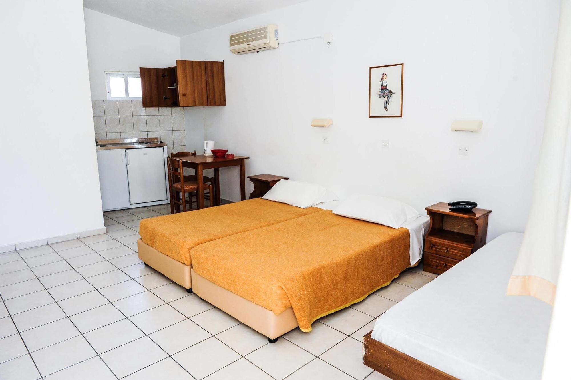 Hotel Margaret Kremasti  Ngoại thất bức ảnh